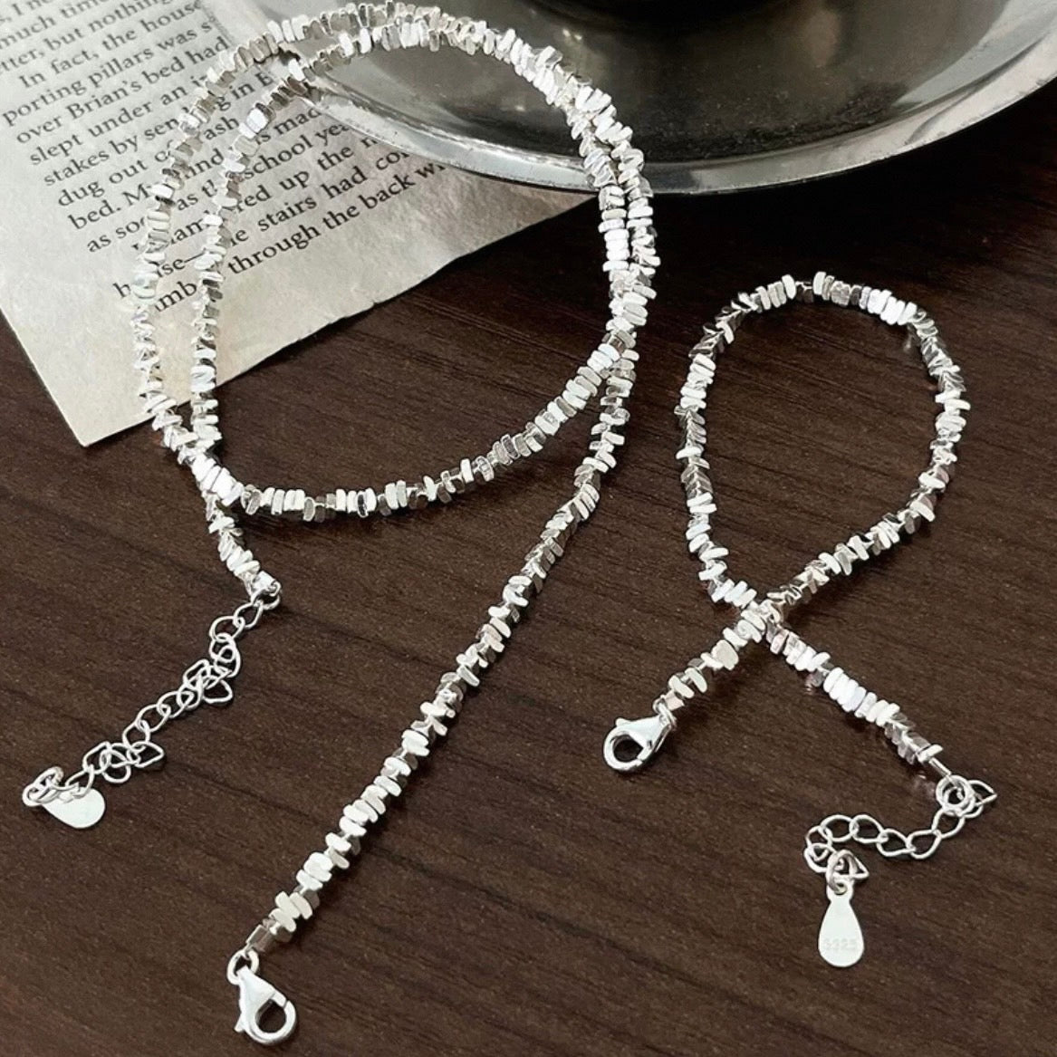 shimmer line necklace