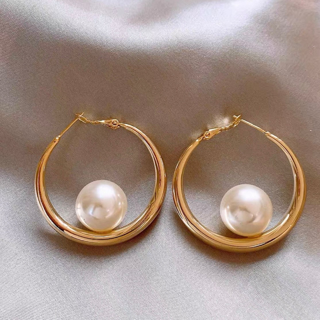 gold orb pearl pierce