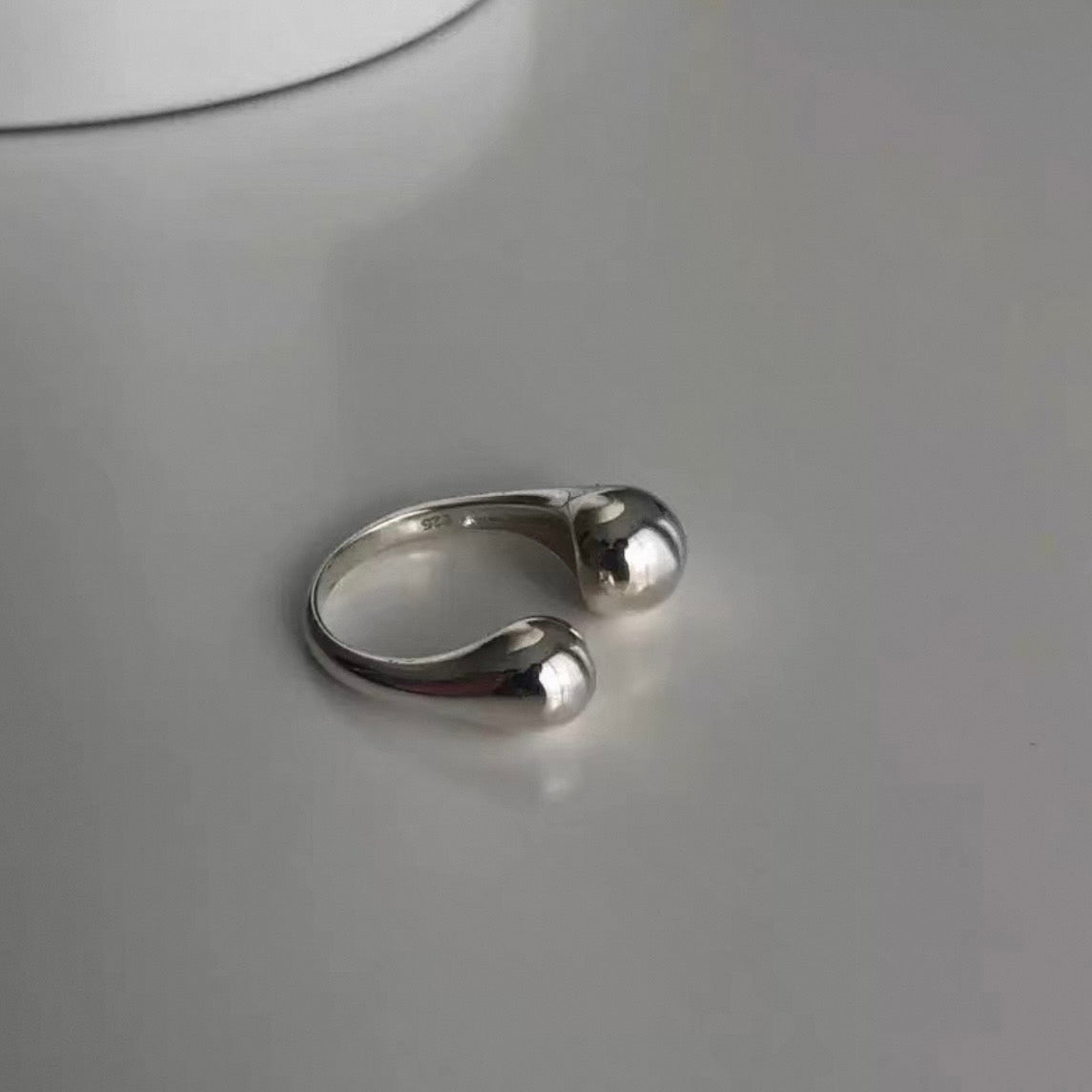 melty curve ring