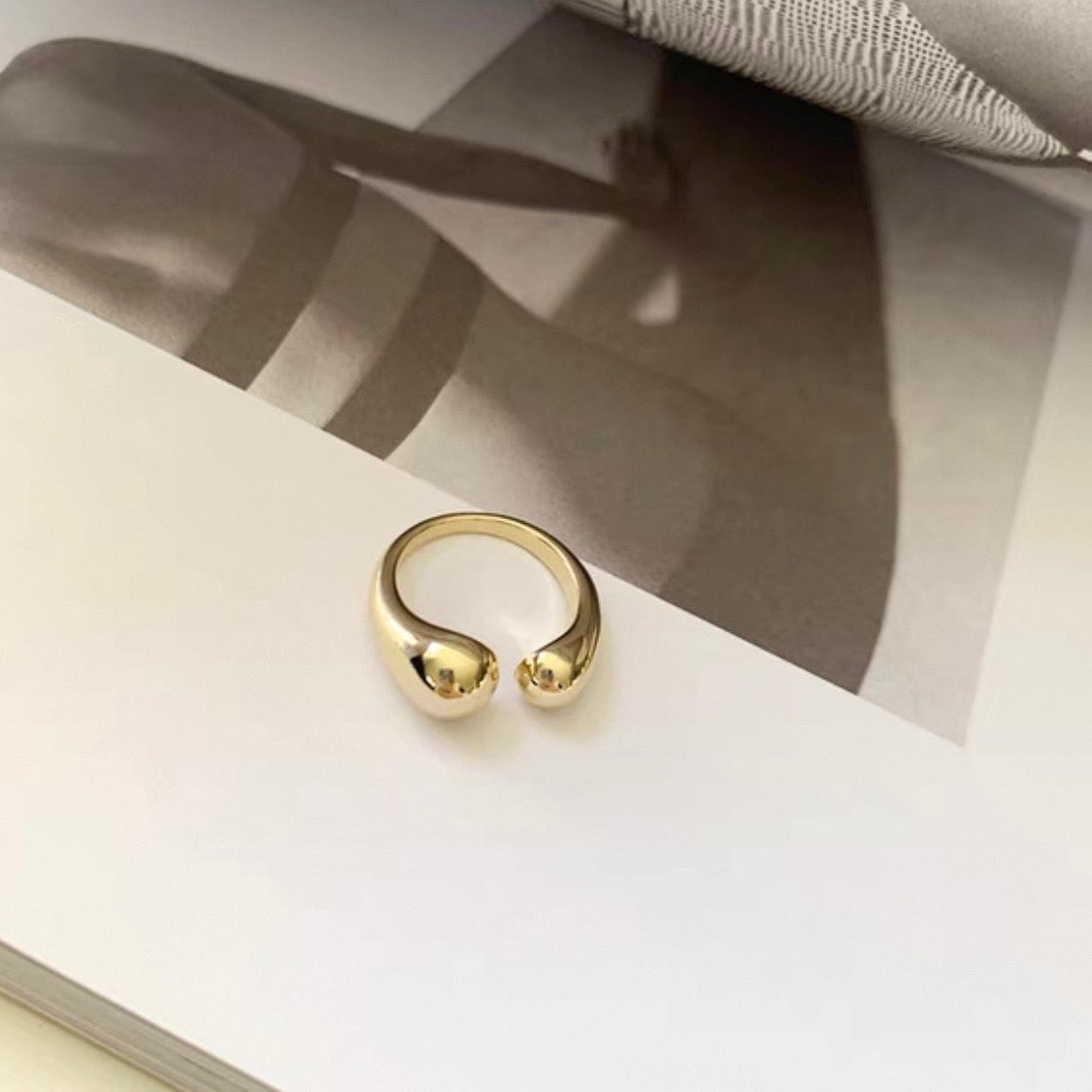 melty curve ring