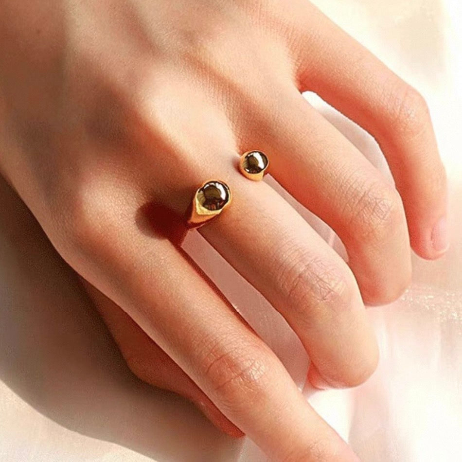 melty curve ring