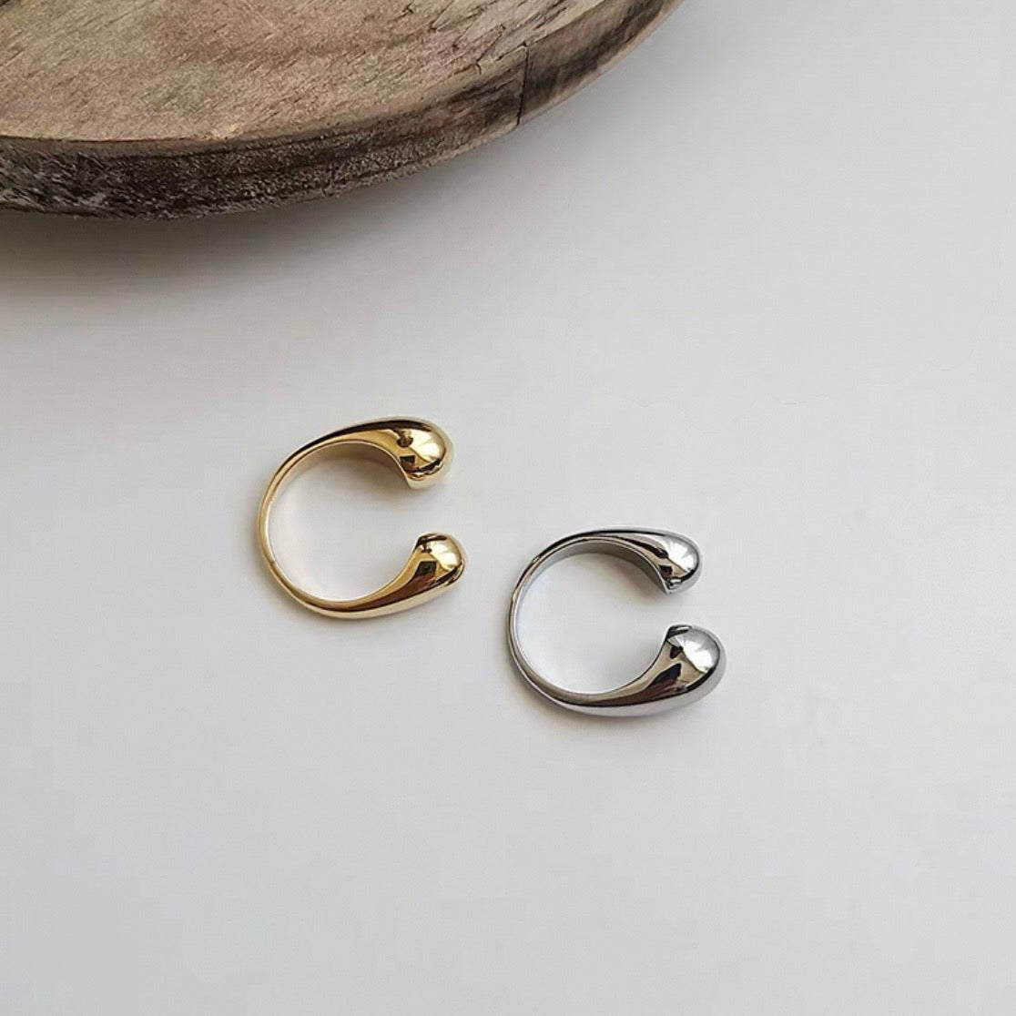 melty curve ring