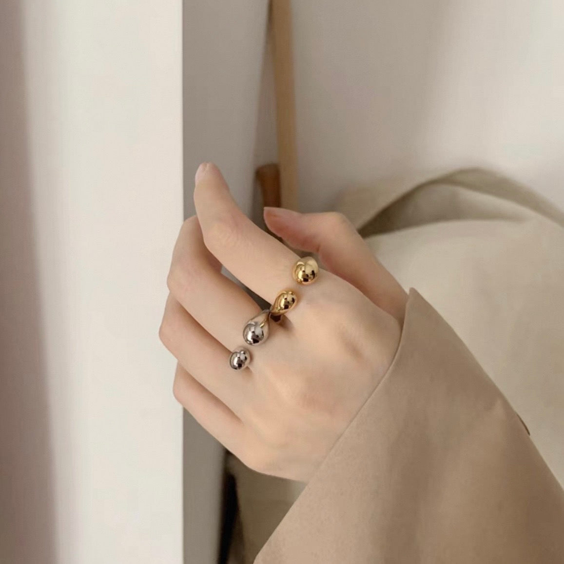 melty curve ring