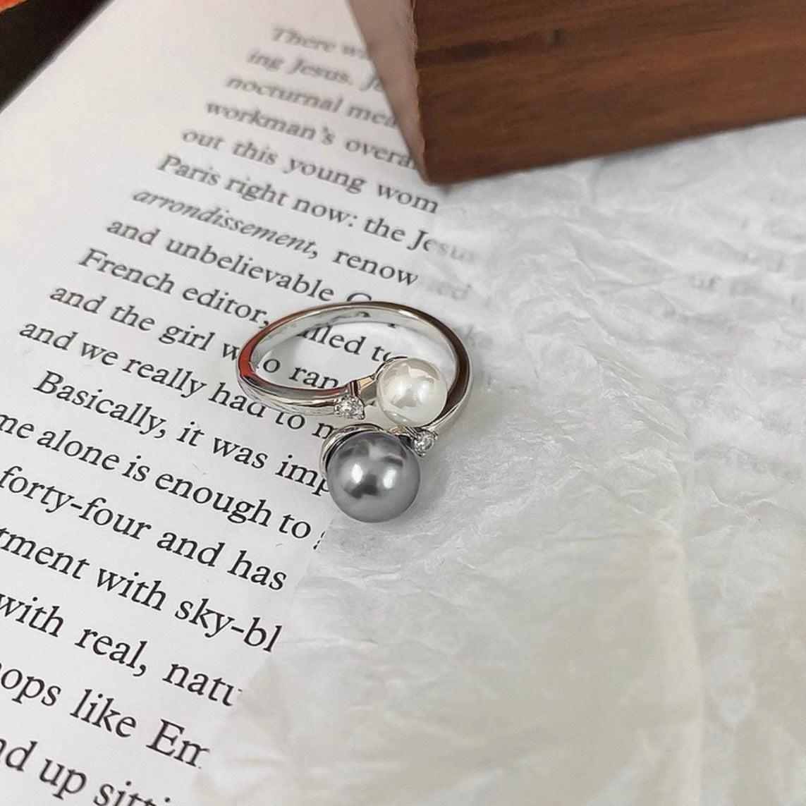 black & white pearl ring