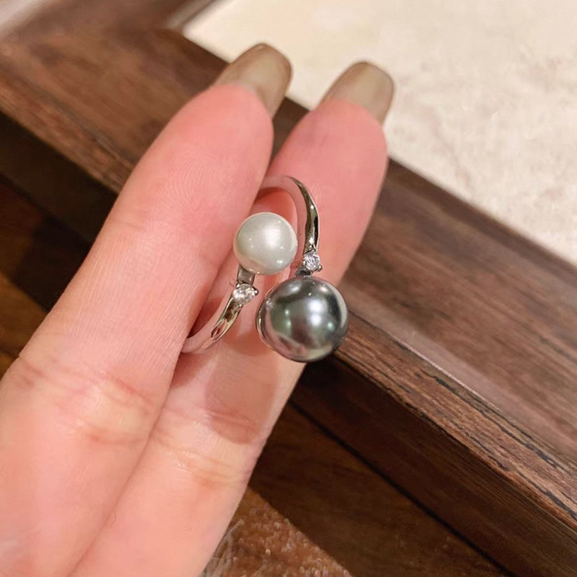 black & white pearl ring