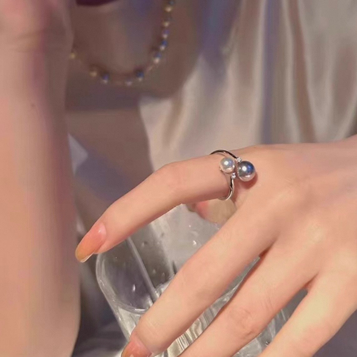 black & white pearl ring