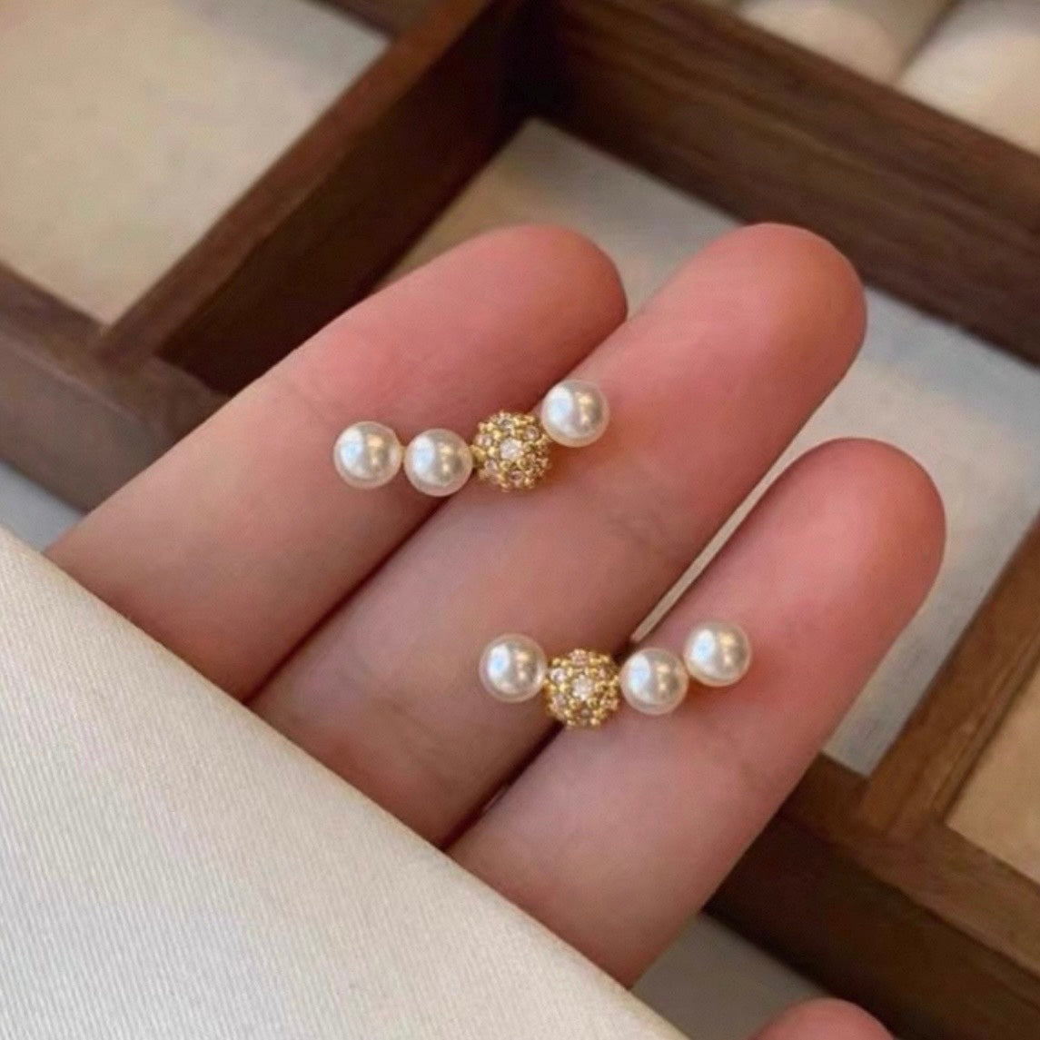 pearl curve line pierce