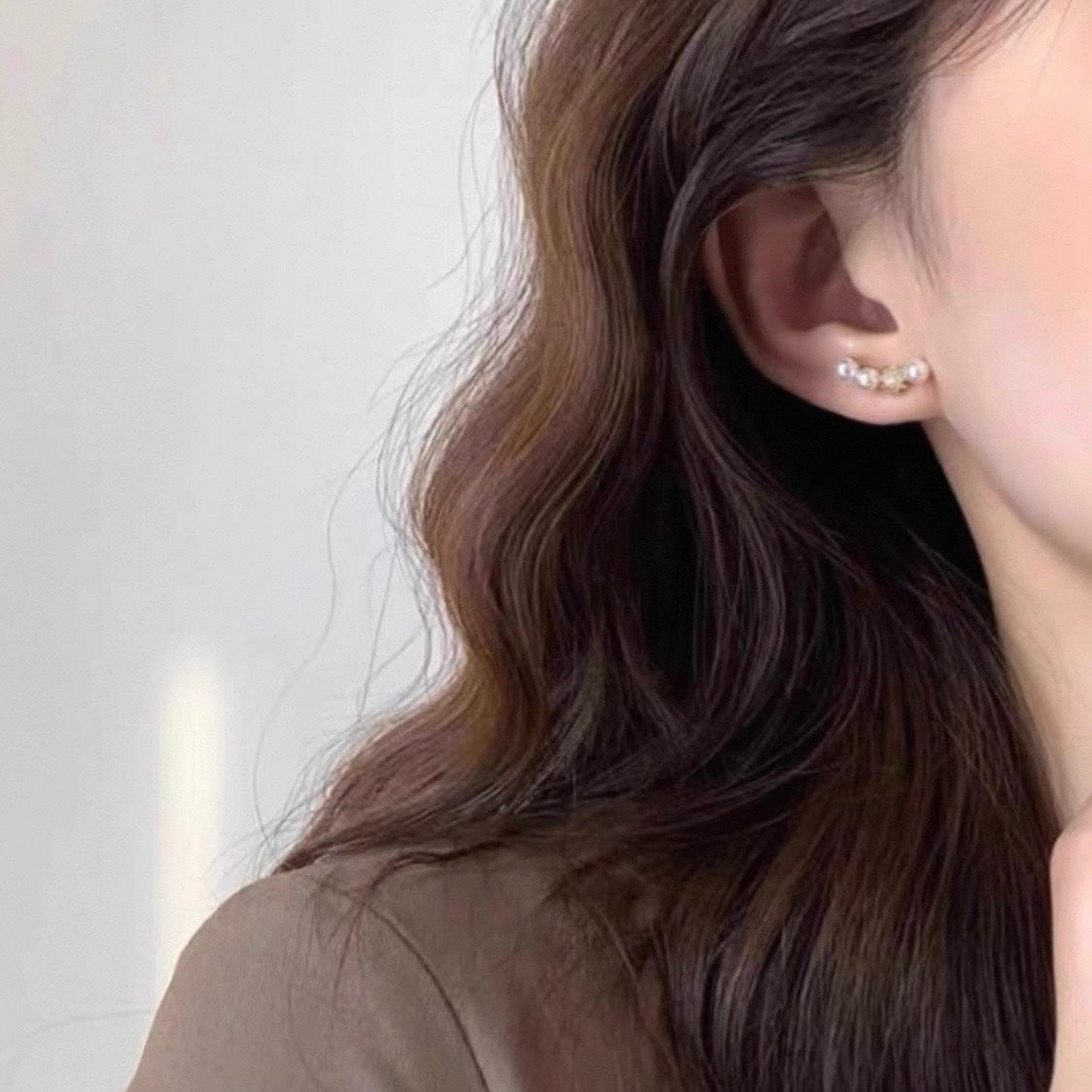 pearl curve line pierce