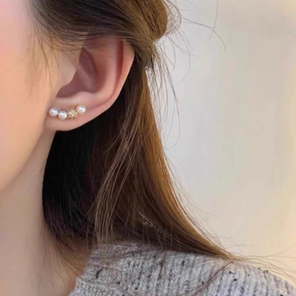 pearl curve line pierce