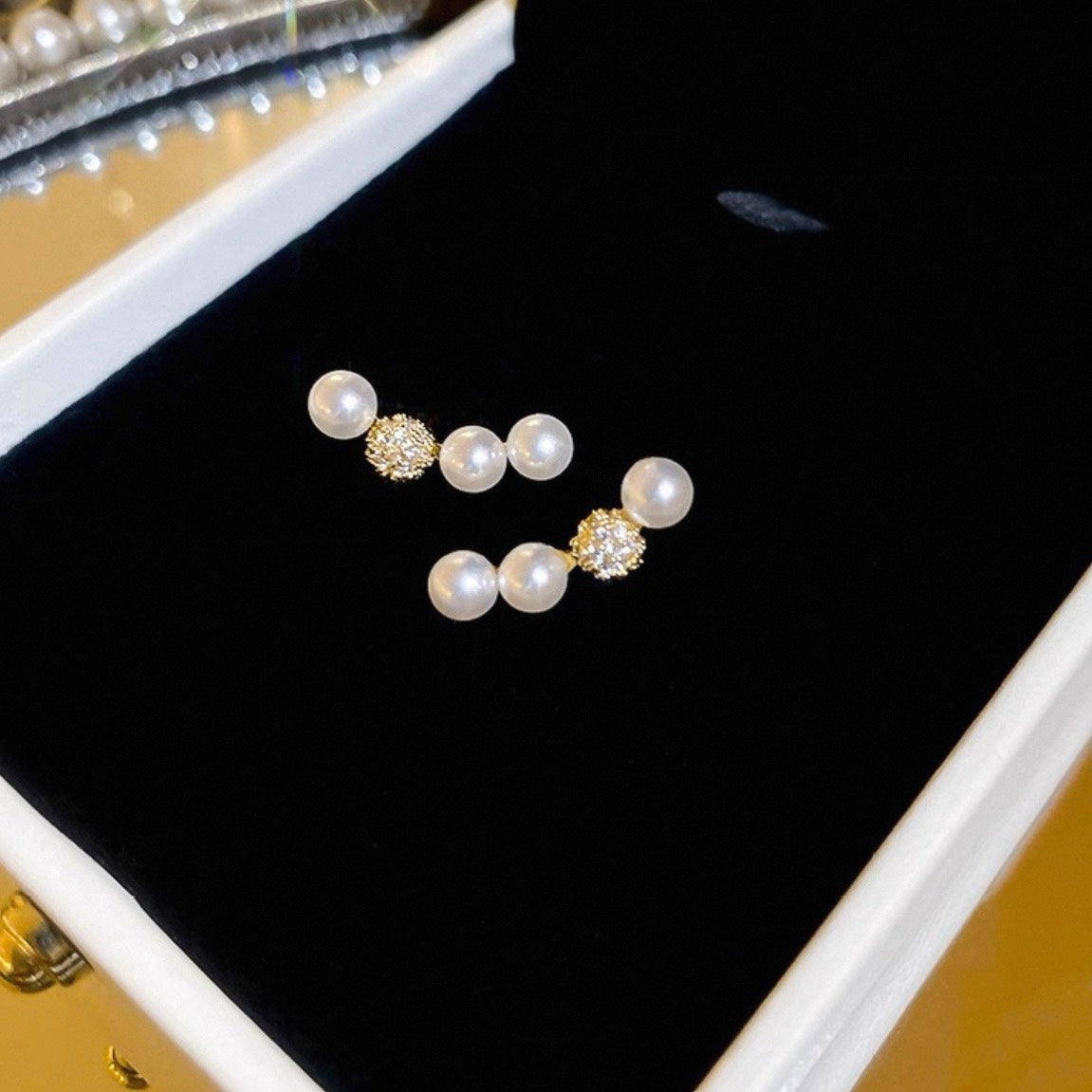 pearl curve line pierce