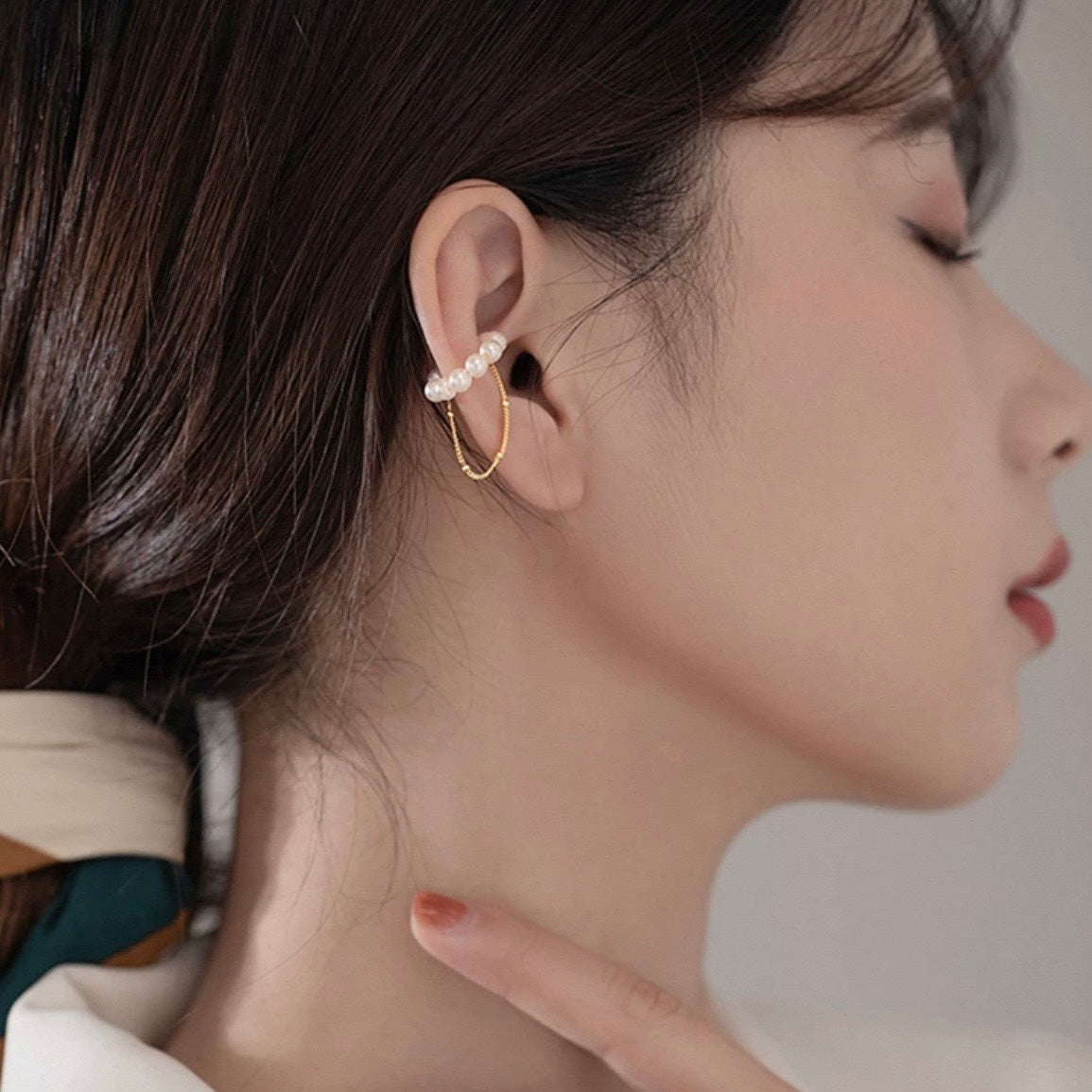 dual pearl & chain earcuff