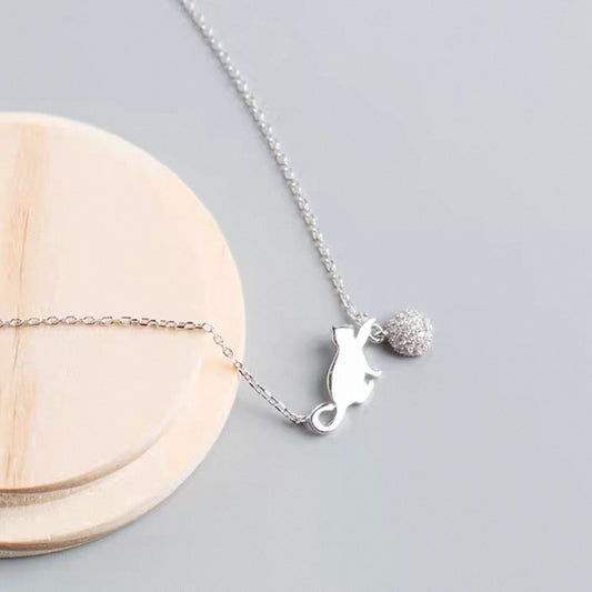 猫のボールあそびネックレス