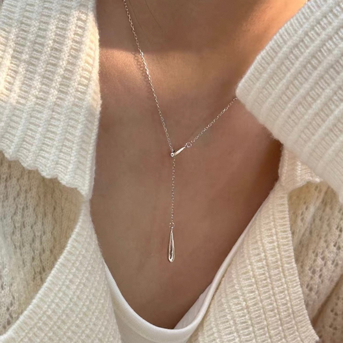 teardrop Y necklace