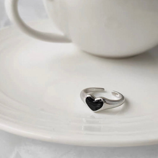 black heart ring