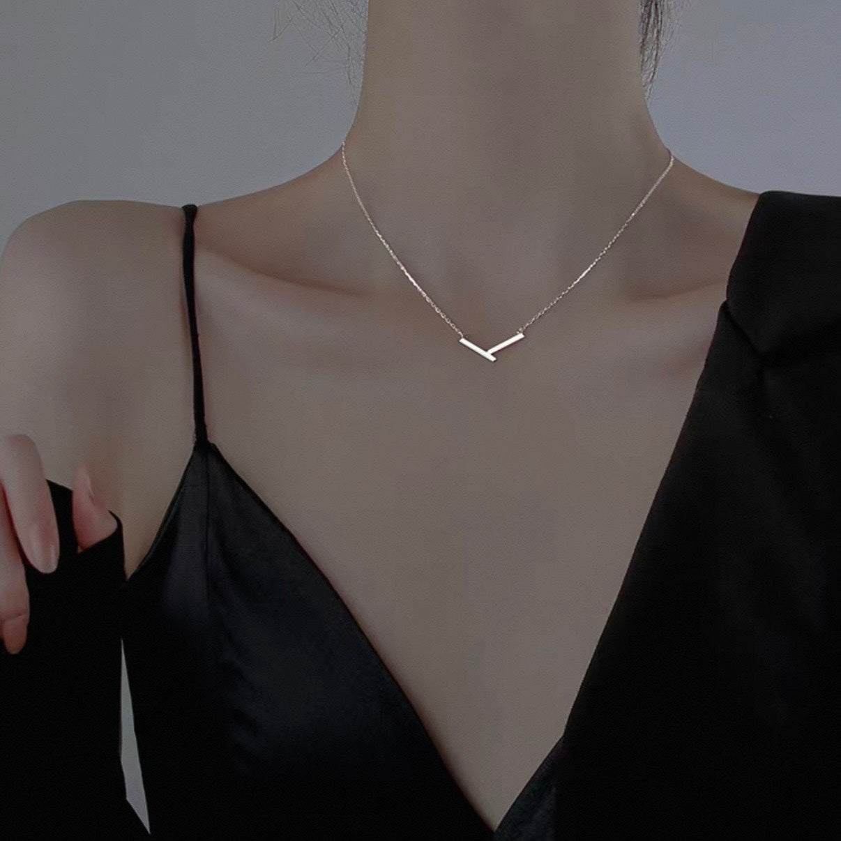 split bar necklace