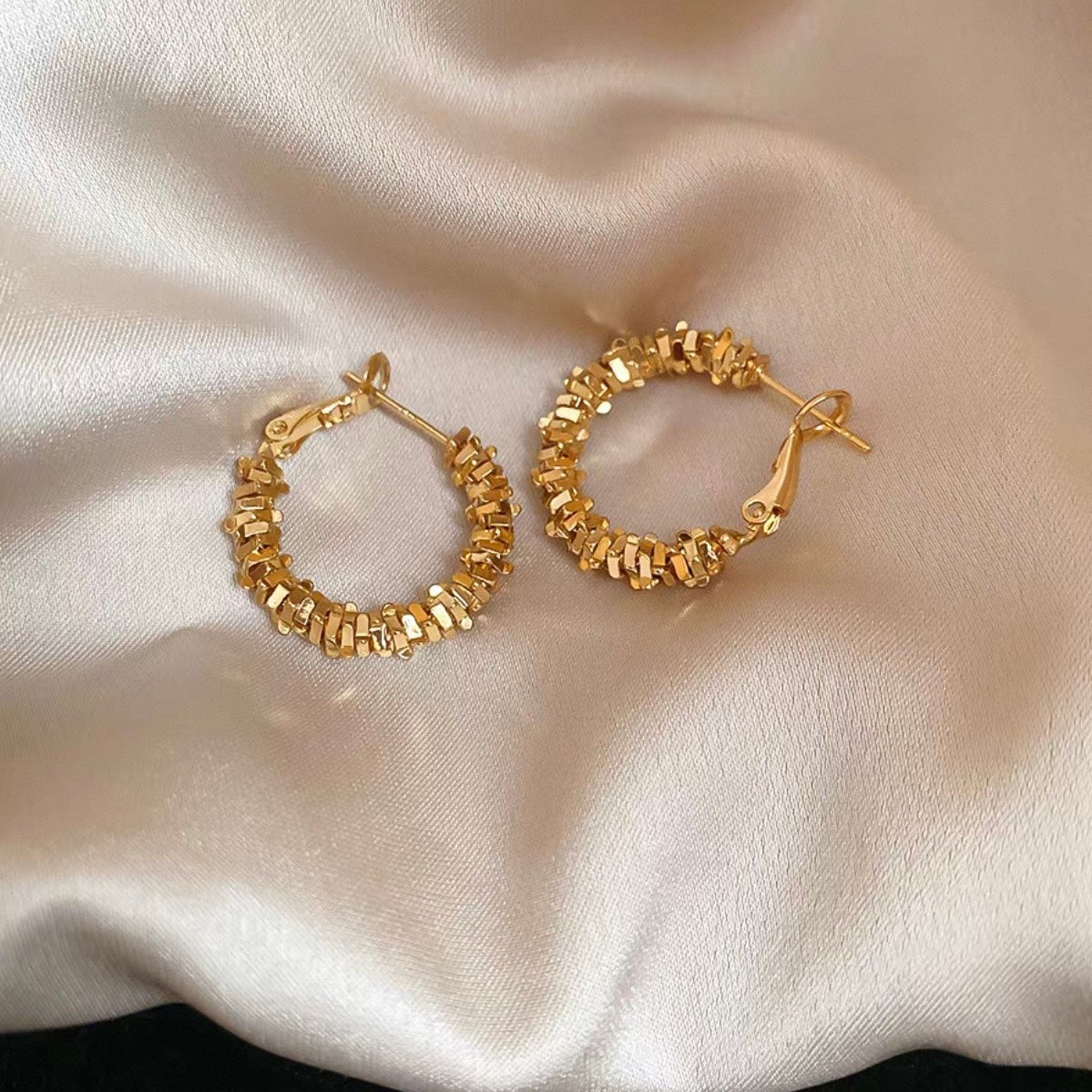 glitter hoop pierce
