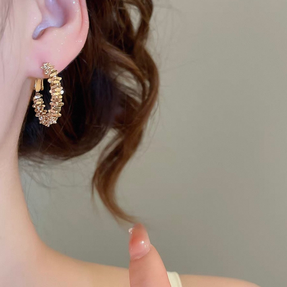 glitter hoop pierce