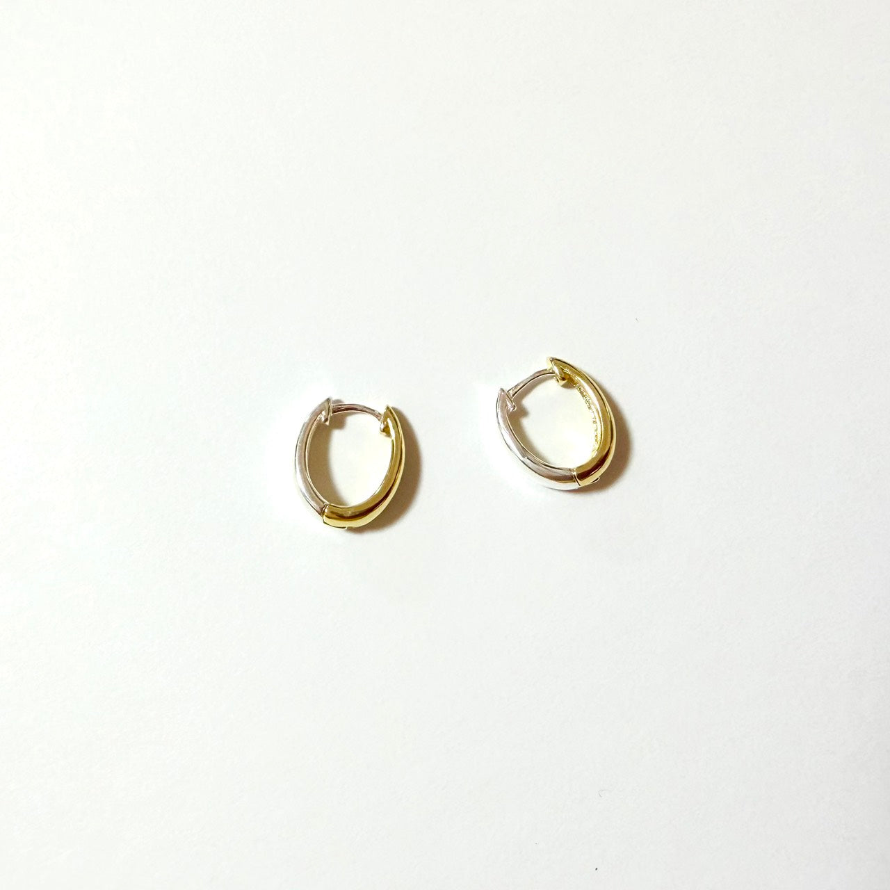 mini bicolor hoop pierce