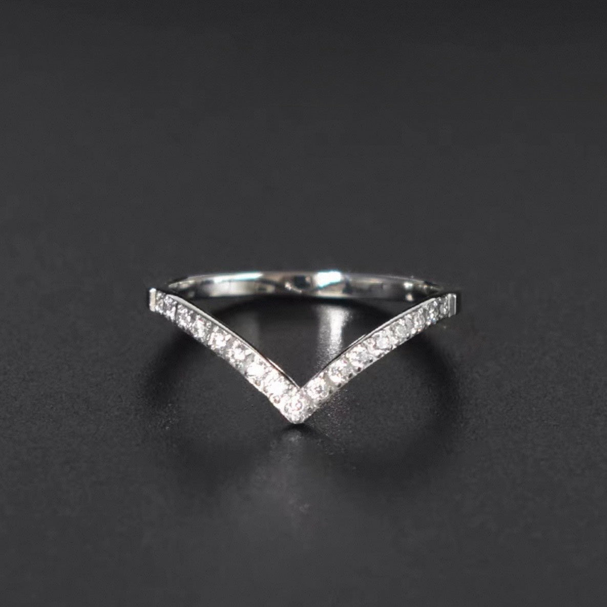 Crystal V ring