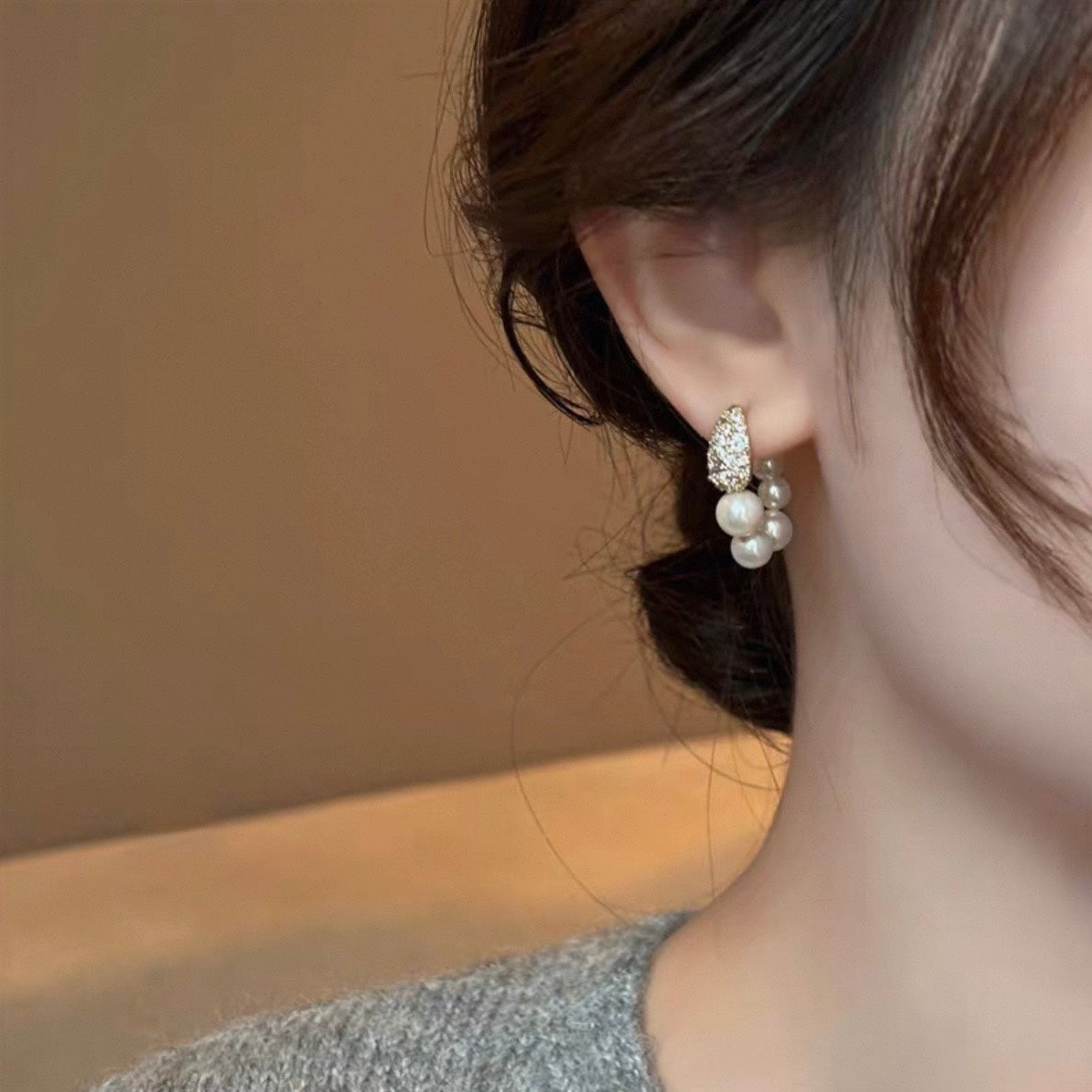 pearl crescent glow pierce