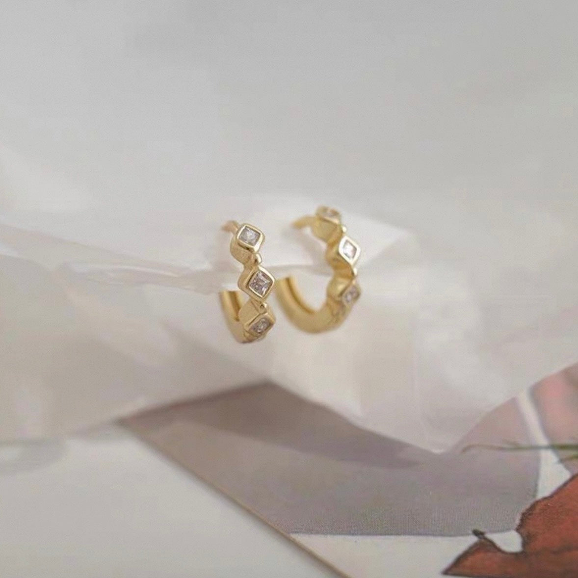 petit lumi hoop pierce