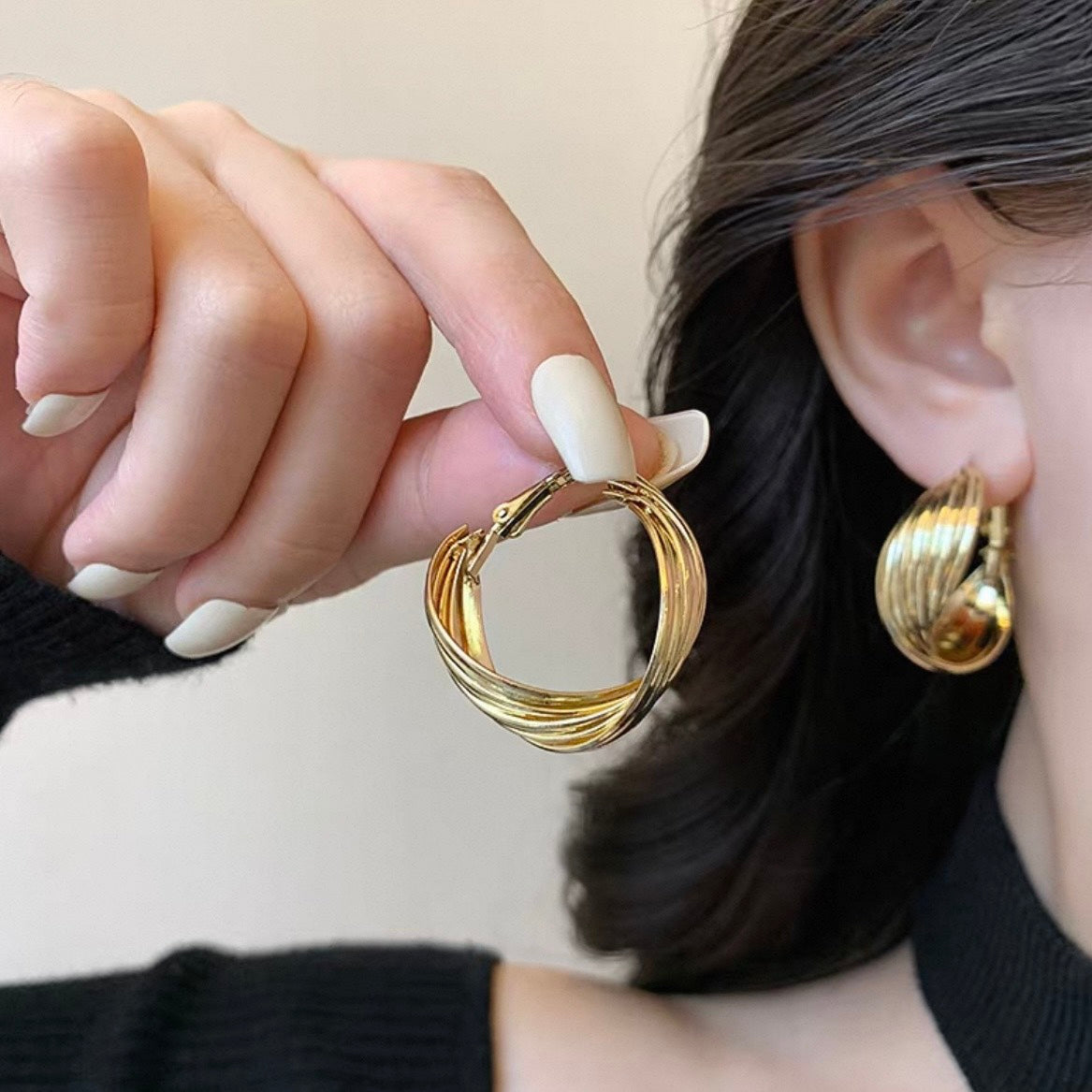 luxe twist hoop pierce