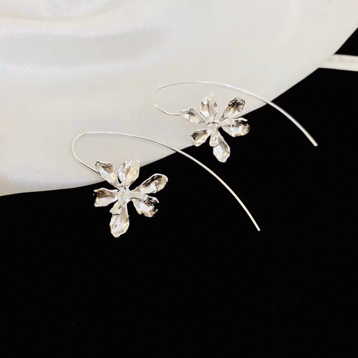 metal flower line pierce