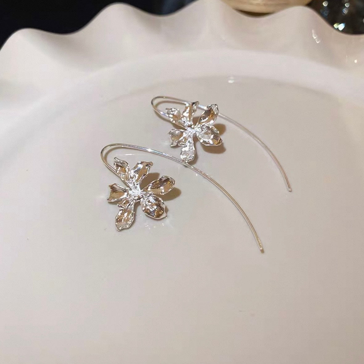 metal flower line pierce